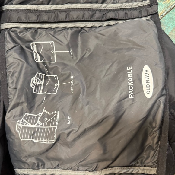 Old Navy Narrow Channel Black Jack Packable Vest Size XXXL Tall - Picture 8 of 10